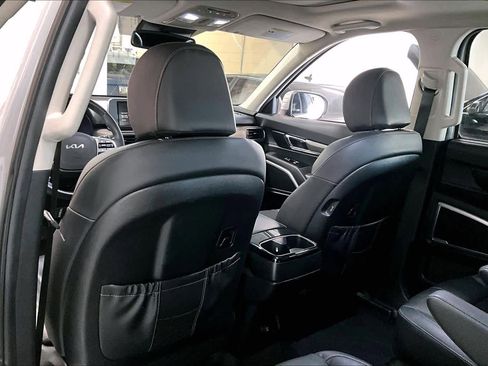 Used 2022 Kia Telluride EX w/ EX Premium Package image 11
