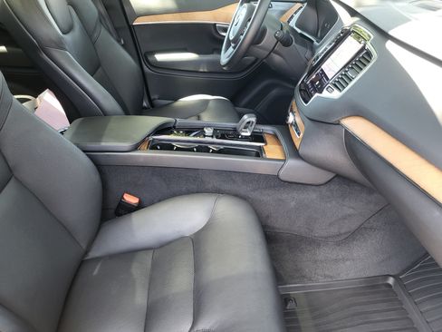 Certified 2023 Volvo XC90 T8 Plus w/ Protection Package Premier AWD/4WD image 11