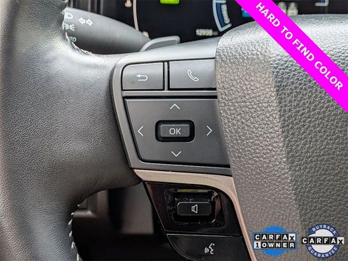 Used 2025 Toyota Camry SE image 11