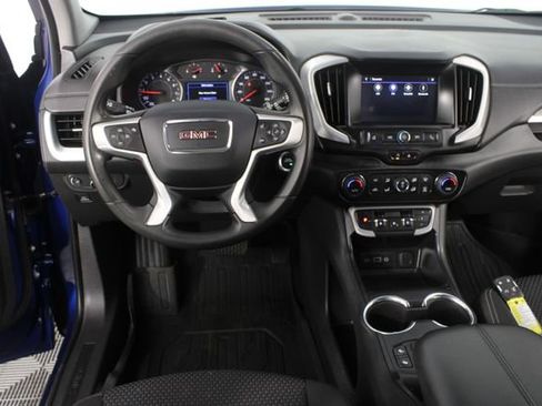 Used 2023 GMC Terrain SLE w/ Driver Convenience Package image 11