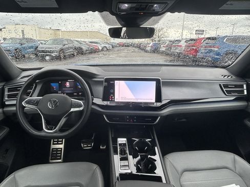 Certified 2025 Volkswagen Atlas Cross Sport SEL R-Line image 9