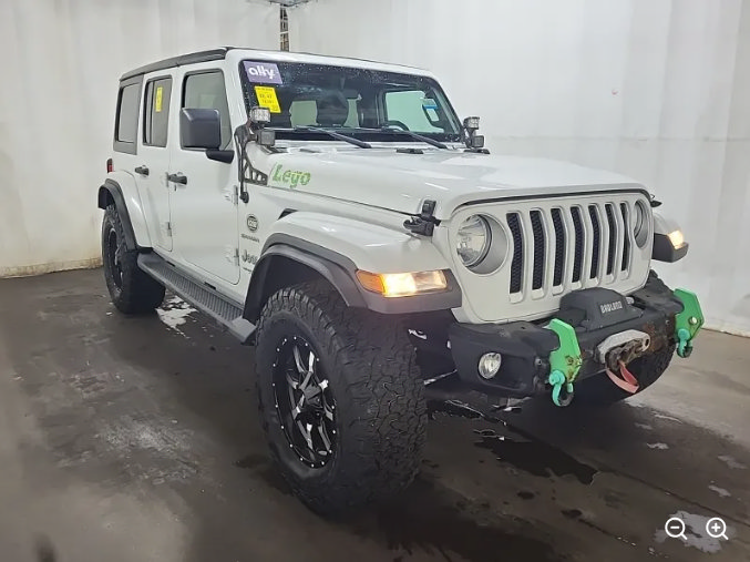 Used 2020 Jeep Wrangler Unlimited Sahara w/ Cold Weather Group AWD/4WD image 4