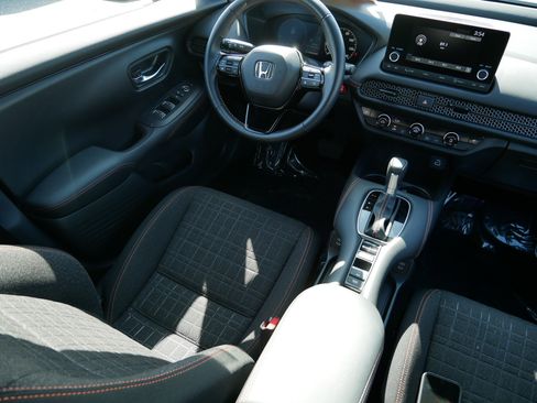 Used 2025 Honda HR-V Sport image 9
