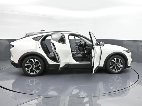 Used 2024 Ford Mustang Mach-E Select w/ Comfort Package Lite image 36