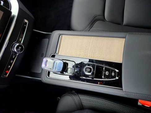 New 2026 Volvo XC90 B6 Plus w/ Protection Package AWD/4WD image 22