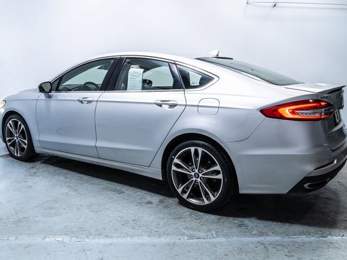 Used 2019 Ford Fusion Titanium image 2