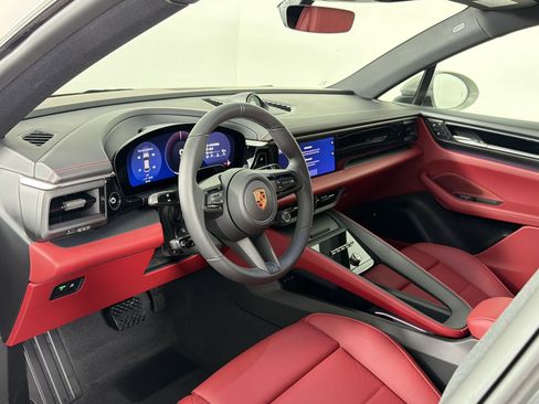 New 2026 Porsche Macan Electric RWD image 4