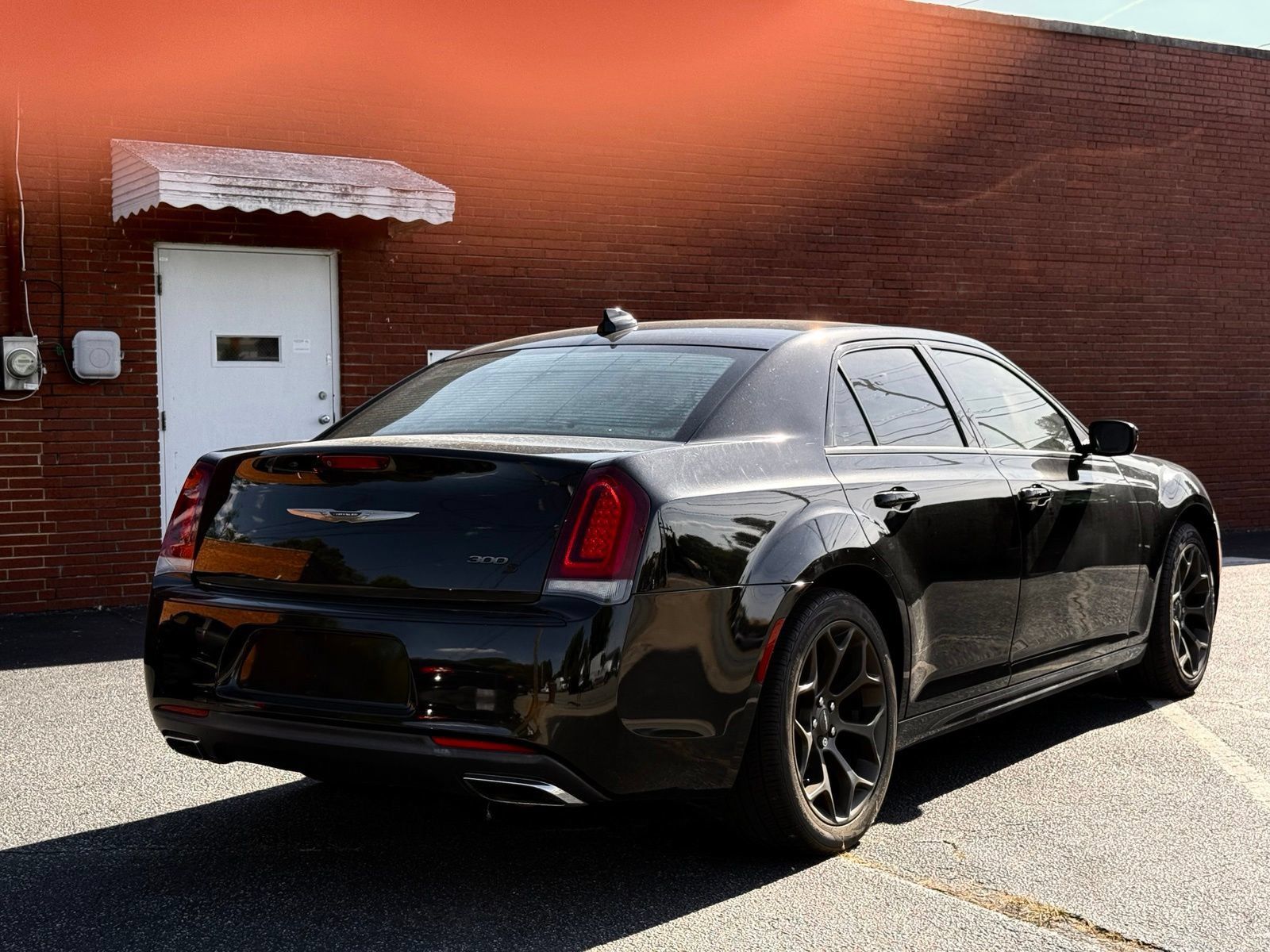Used 2016 Chrysler 300 S RWD image 9