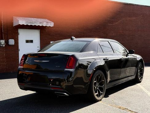 Used 2016 Chrysler 300 S RWD image 9