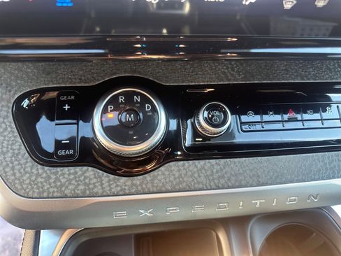 New 2025 Ford Expedition Tremor image 24