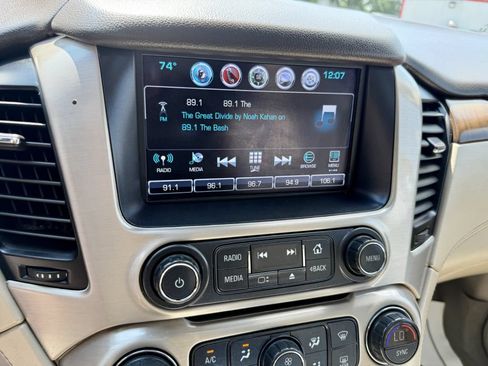 Used 2019 GMC Yukon XL Denali w/ Denali Ultimate Package AWD/4WD image 10