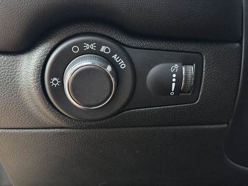 Used 2024 Dodge Durango GT AWD/4WD image 13