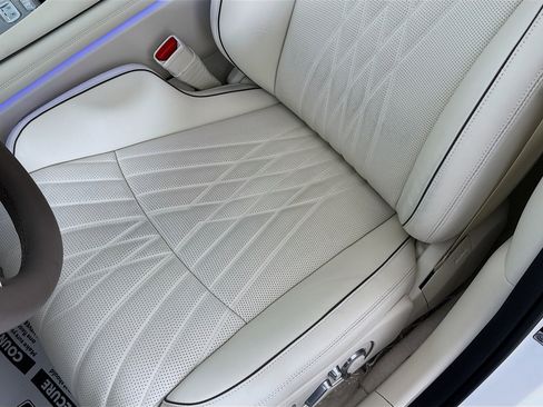 Used 2025 Genesis G90 3.5T image 22