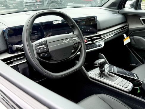 New 2026 Kia Sportage X-Line w/ X-Line Technology Package image 3