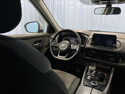 Used 2022 Nissan Rogue SV image 38