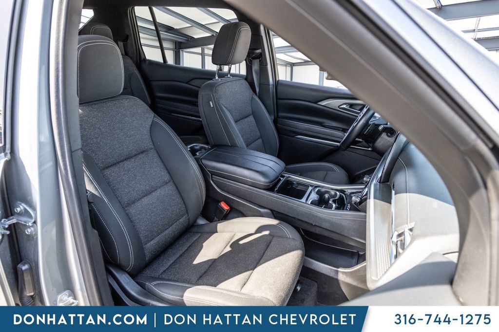 Used 2024 Chevrolet Traverse LT FWD image 21