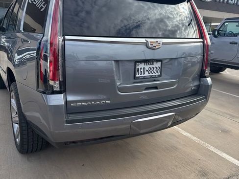 Used 2019 Cadillac Escalade Premium Luxury image 6