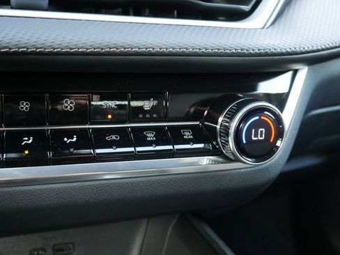 New 2025 Chevrolet Equinox LT w/ Convenience Package II image 12