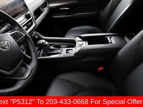 Certified 2025 Toyota Grand Highlander AWD image 41