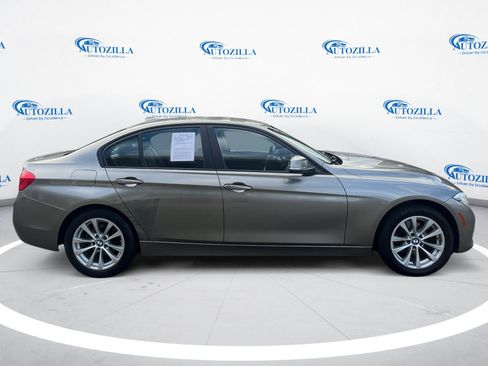 Used 2018 BMW 320i Sedan RWD image 6
