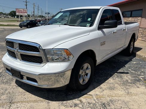 Used 2018 RAM 1500 Classic SLT AWD/4WD image 5