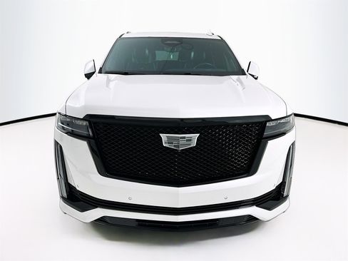 Used 2023 Cadillac Escalade Sport Platinum image 2