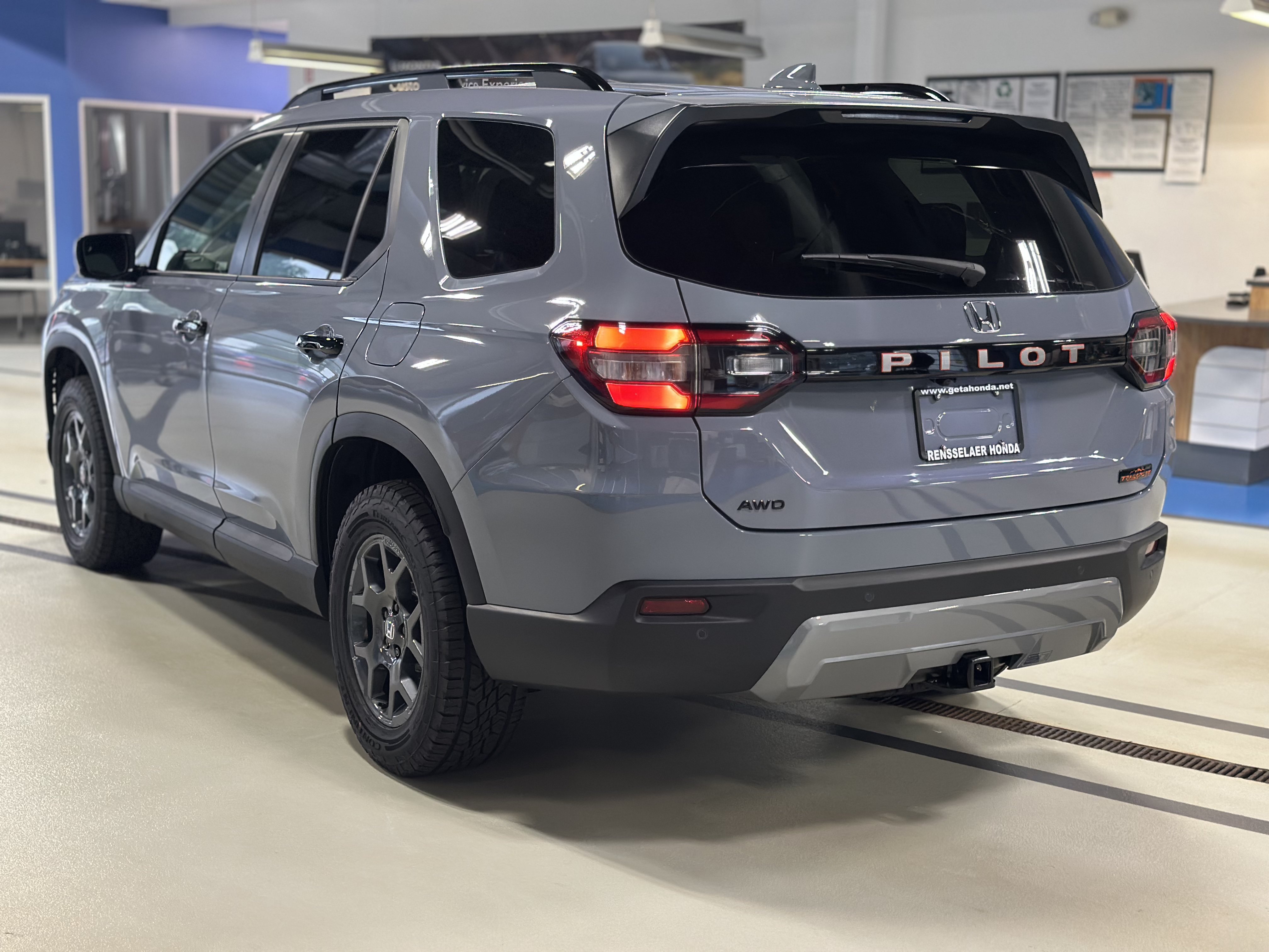 New 2026 Honda Pilot TrailSport image 9