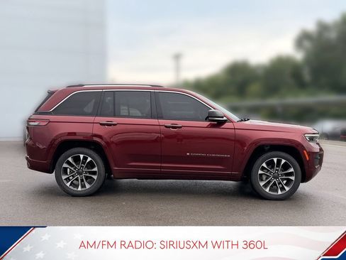 Used 2023 Jeep Grand Cherokee Overland w/ Luxury Tech Group IV AWD/4WD image 4