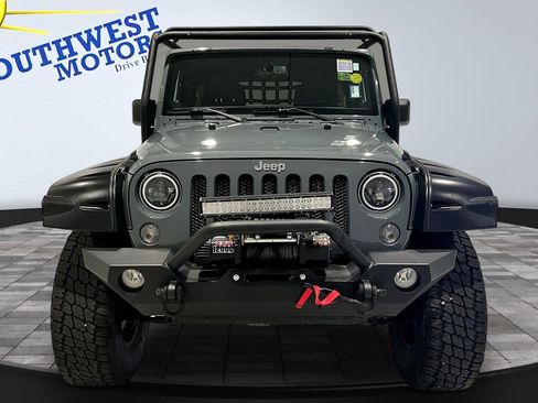 Used 2014 Jeep Wrangler Unlimited Sahara w/ Connectivity Group AWD/4WD image 2