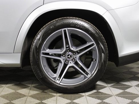 Used 2025 Mercedes-Benz GLS 450 GLS 450 image 35