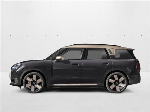 New 2025 MINI Cooper Countryman SE image 2