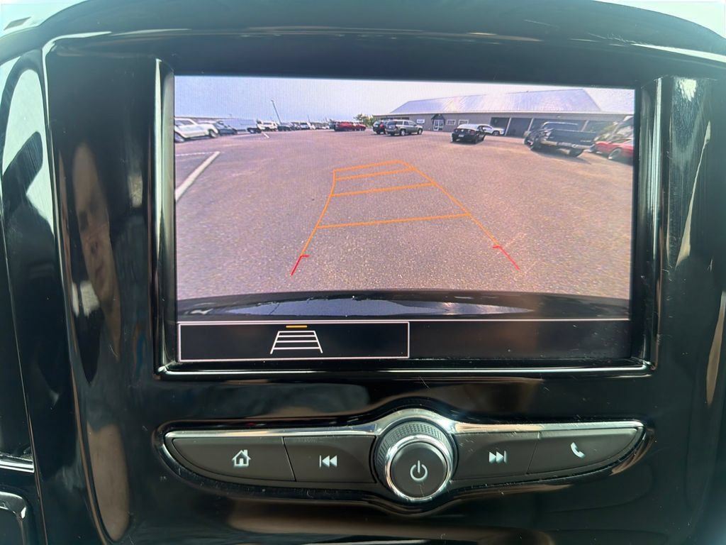 Used 2020 Chevrolet Traverse LS w/ LPO, Floor Liner Package FWD image 17