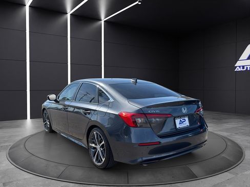 Used 2024 Honda Civic Touring image 4
