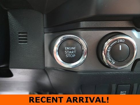 Used 2021 Toyota Tacoma TRD Off-Road image 14