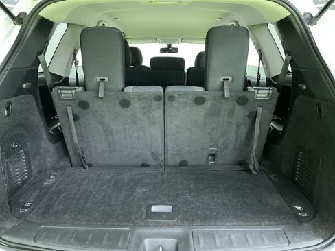 Used 2018 Nissan Pathfinder SV image 27