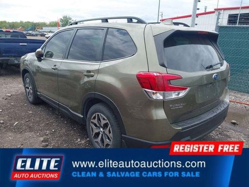 Used 2023 Subaru Forester Premium AWD/4WD image 5