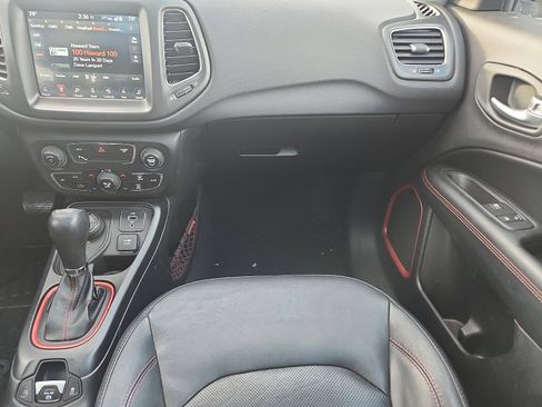 Used 2018 Jeep Compass Trailhawk w/ Leather Interior Group image 11