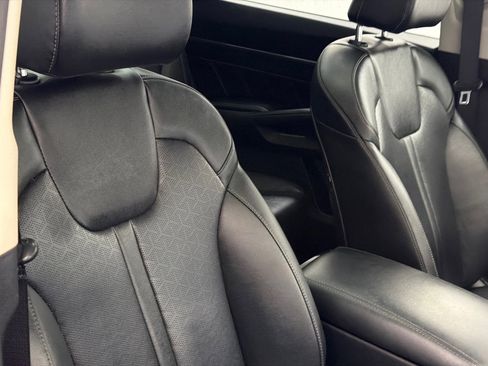 Used 2023 Kia Sorento SX image 11