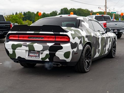 Used 2014 Dodge Challenger SRT8 Core w/ Satin Vapor Edition RWD image 10
