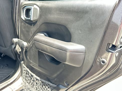 Used 2019 Jeep Wrangler Unlimited Sport image 20