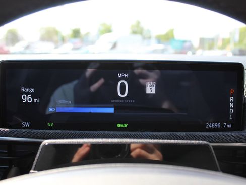 Used 2022 Ford Mustang Mach-E Premium image 15