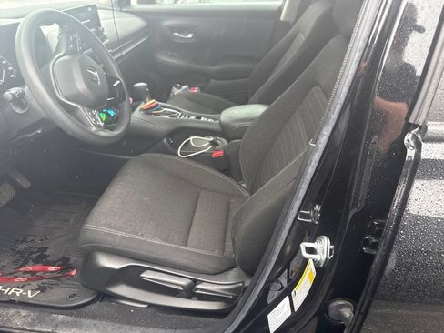 Used 2024 Honda HR-V LX image 3