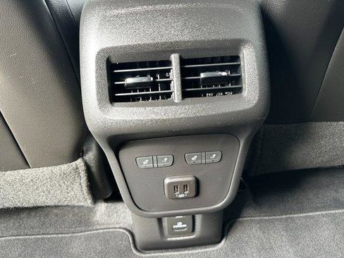 Used 2021 Chevrolet Equinox Premier image 19