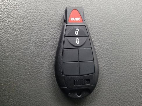 Used 2018 RAM 1500 Express w/ Express Value Package image 32