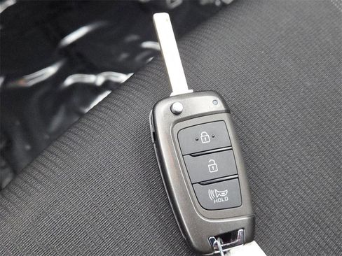 Used 2021 Hyundai Venue SEL w/ Cargo Package image 31