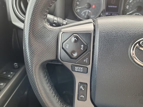Used 2019 Toyota Tacoma TRD Sport AWD/4WD image 27