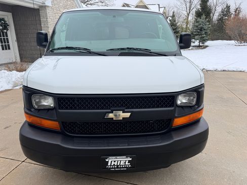 Used 2015 Chevrolet Express 2500 LS image 9