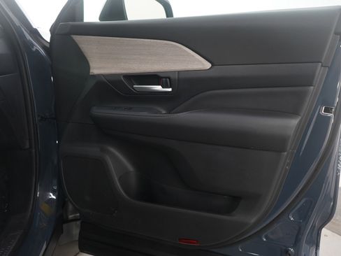 Used 2025 Toyota Grand Highlander AWD Hybrid image 9