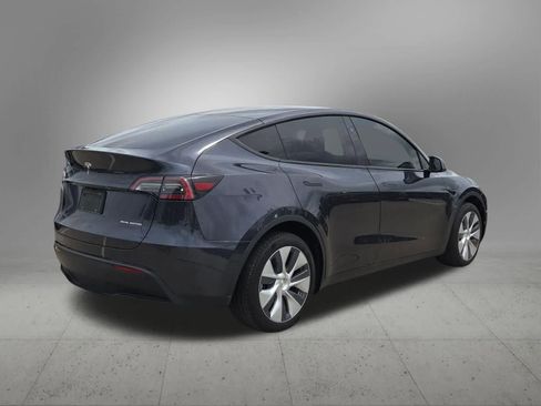 Used 2024 Tesla Model Y Long Range AWD/4WD image 6
