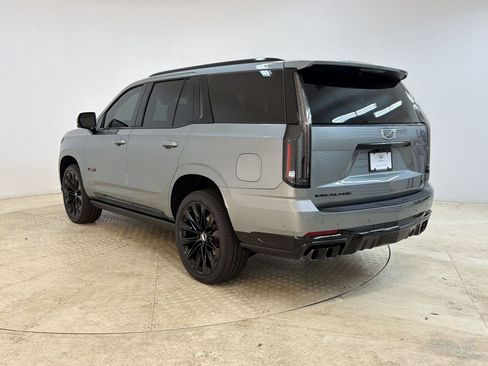 Certified 2025 Cadillac Escalade V AWD/4WD image 3